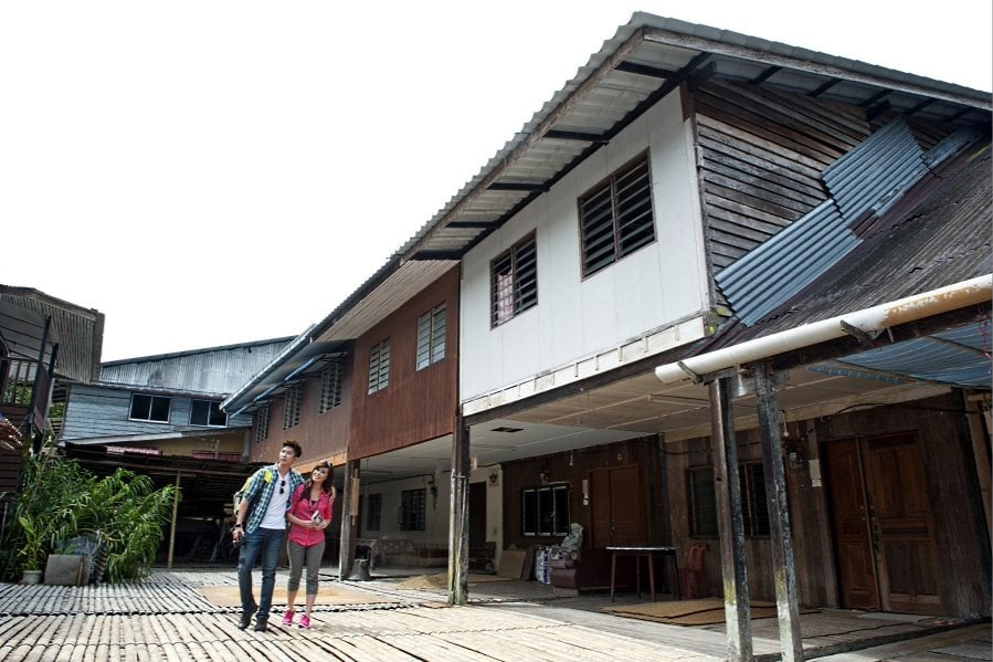 ANNAH RAIS BIDAYUH LONGHOUSE